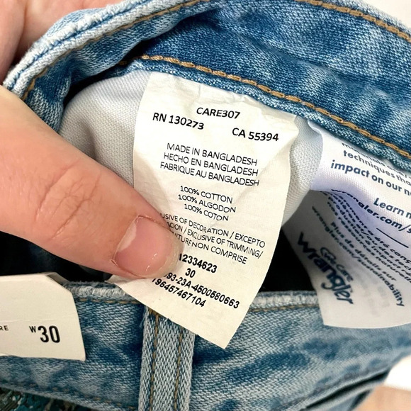 Wrangler Wrock 627 High Rise Kick Flare Jeans Light Wash Raw Hem - Picture 13 of 13